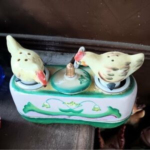 Ceramic Bird Salt and Pepper Shaker Set - Green and Cream